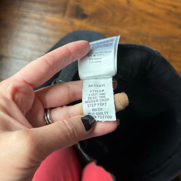 Mother Insider Crop Step Fray Jeans in Not Guilty Sz 28 Black - Picture 9 of 13